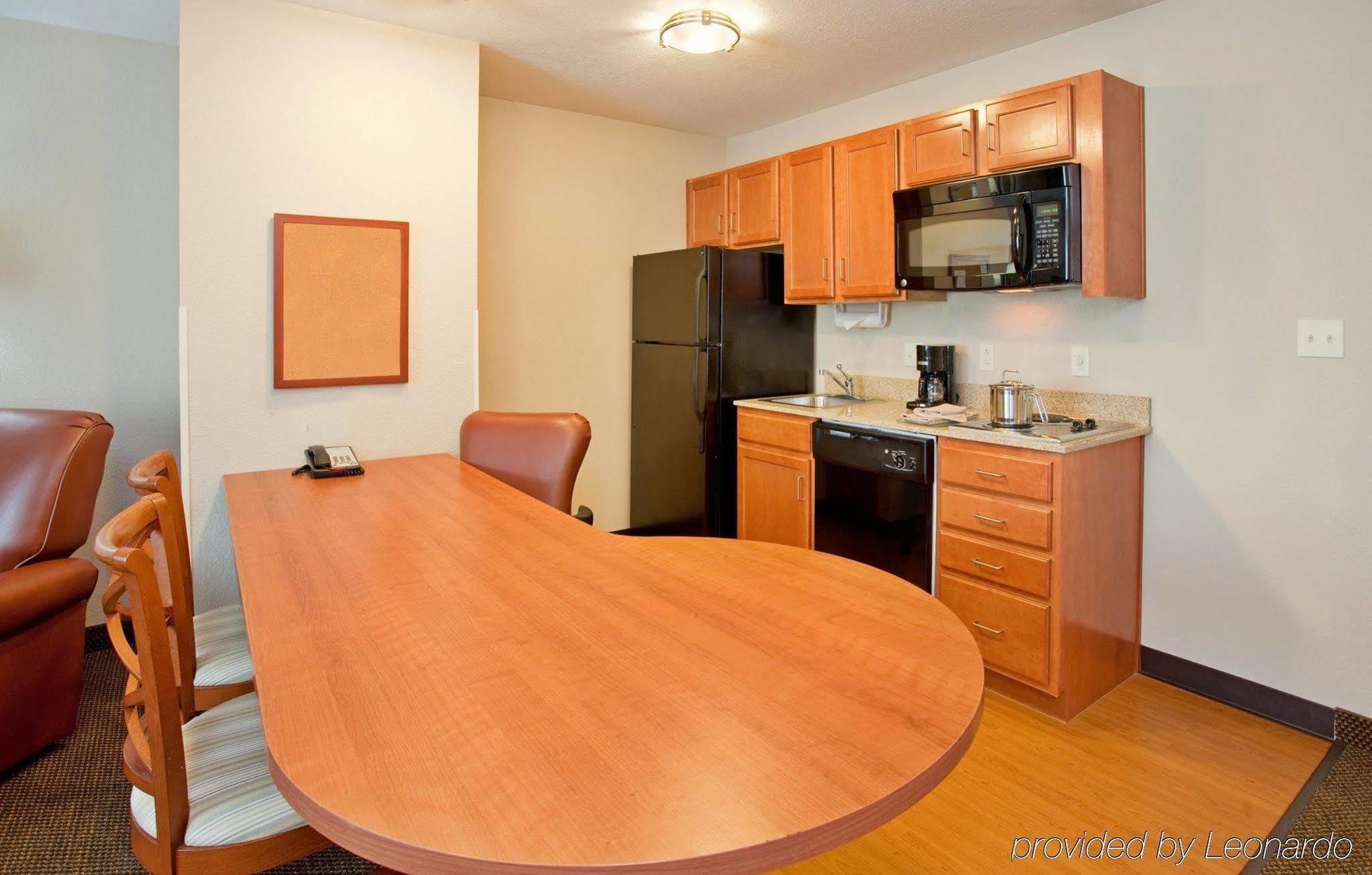 Candlewood Suites Kansas City Airport Exterior foto